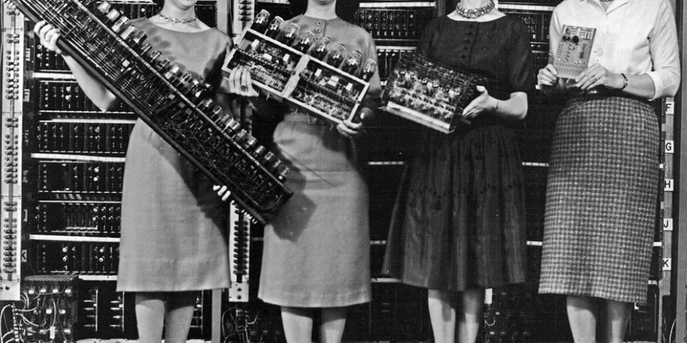 Zapomniana szóstka z ENIAC, czyli kim były pierwsze programistki?