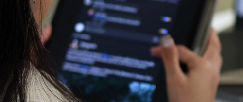 Reklamy w ChatGPT ruszyły w Polsce. Marketerzy zyskują nowy kanał, ale tracą część widoczności nad konkurencją